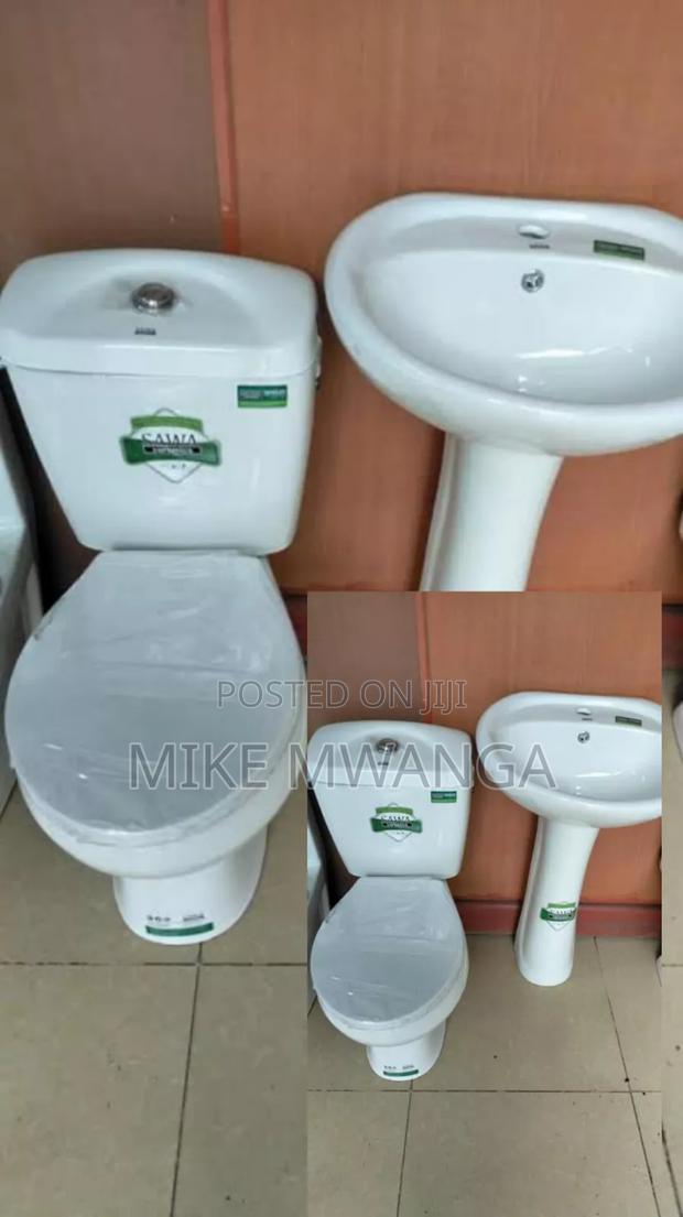 White Close Couple Toilets Seat