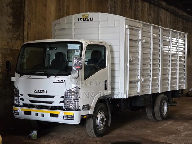 Isuzu Truck 2025 White - thumbnail 4