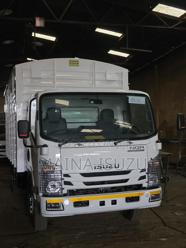 Isuzu Truck 2025 White - thumbnail 7