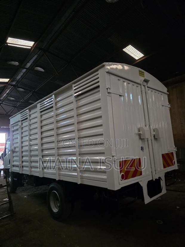Isuzu Truck 2025 White - thumbnail 5