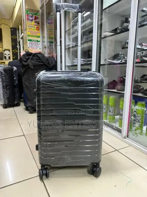 Black' Unisex Suitcase at