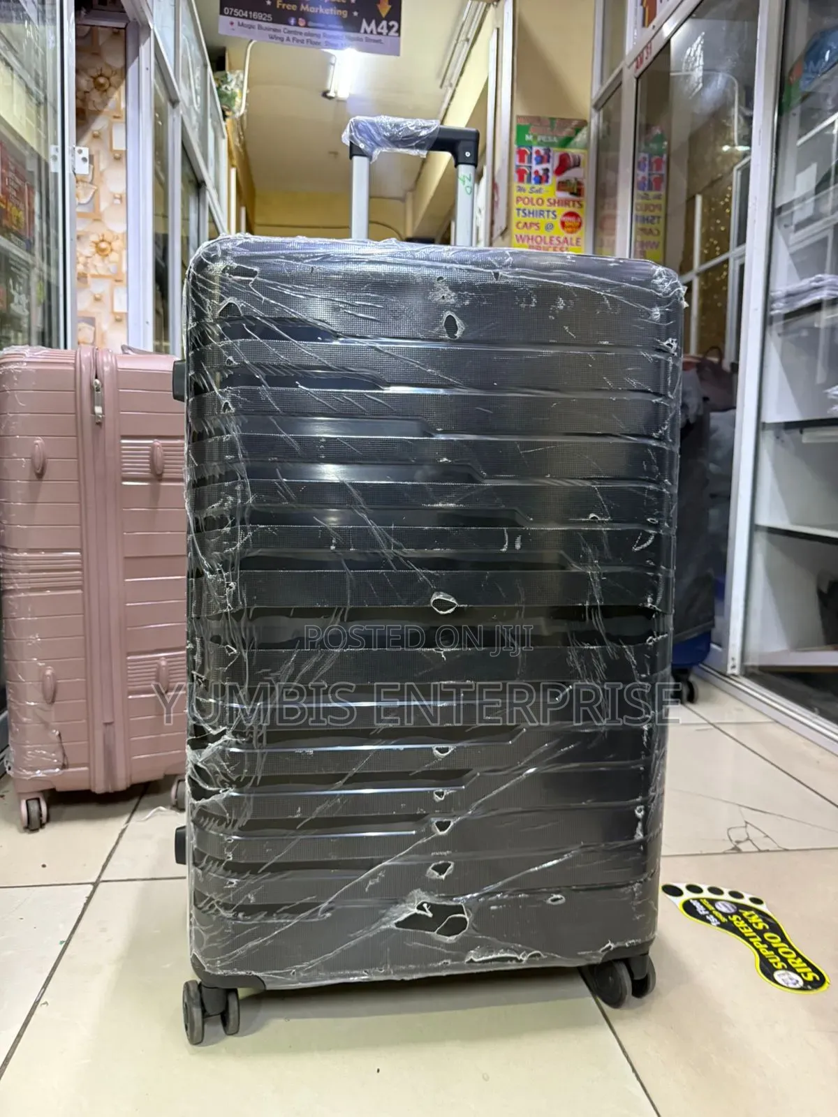 Xl Xl Large Suitcase in Black (75cm Height at