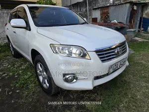 Toyota Vanguard 2014 White