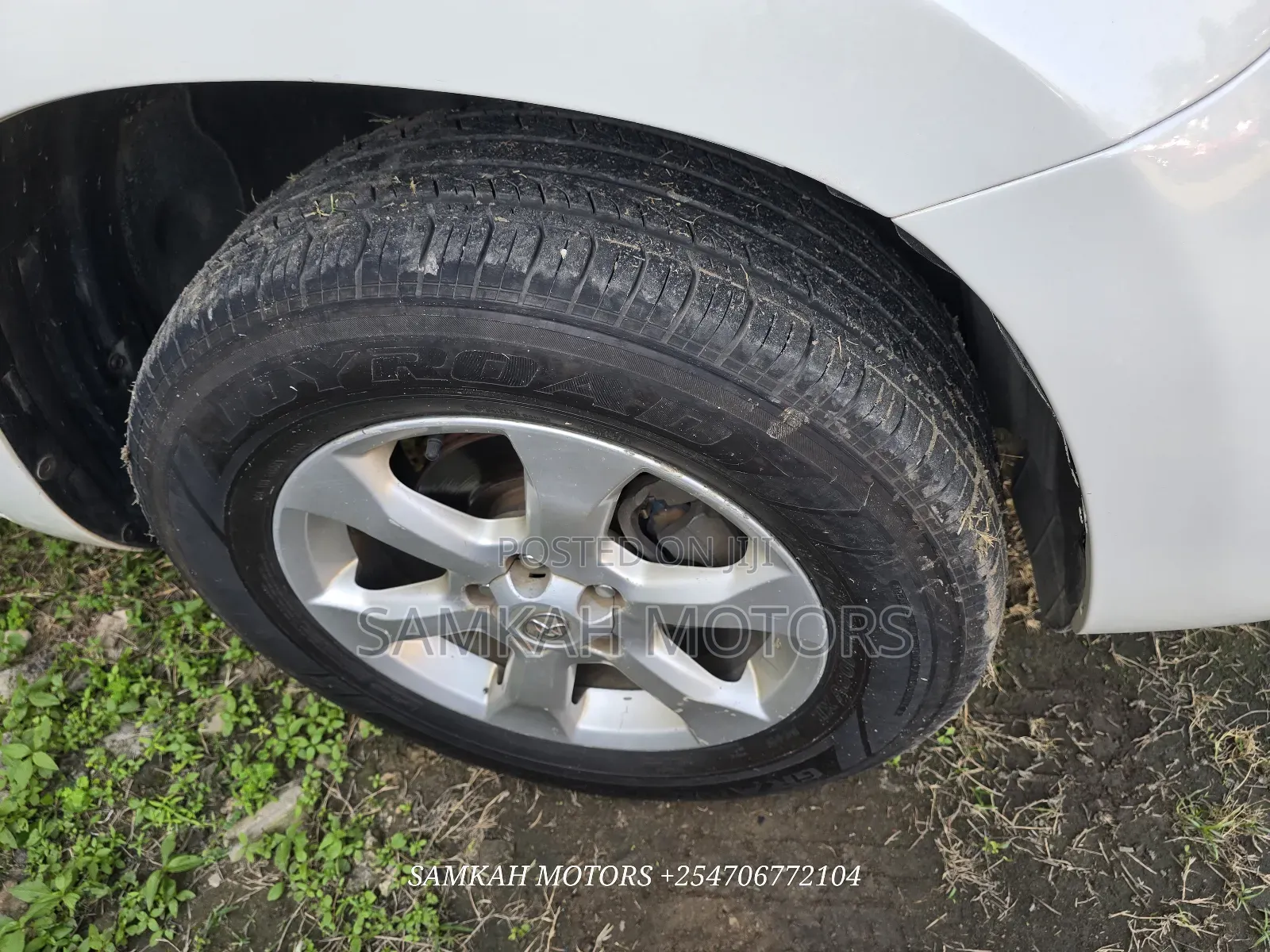 Toyota Vanguard 2014 White