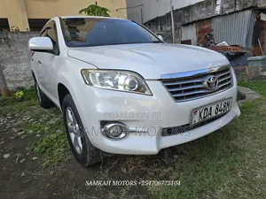 Toyota Vanguard 2014 White