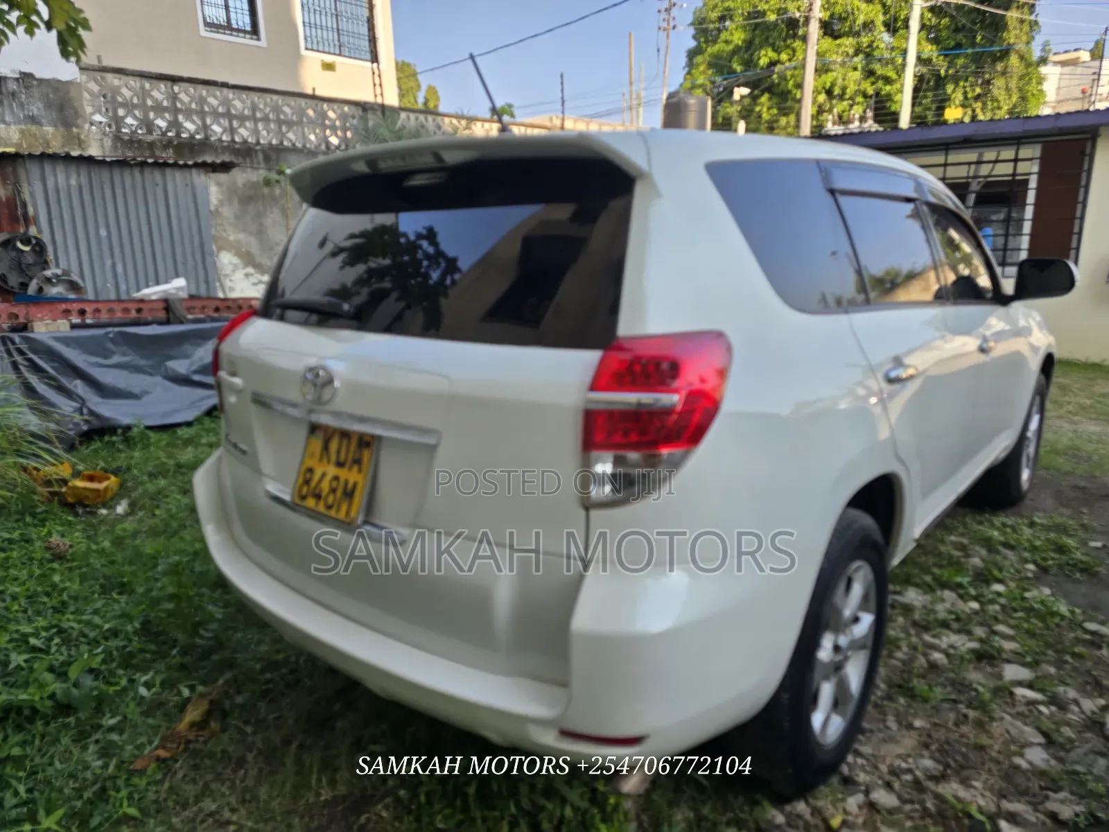 Toyota Vanguard 2014 White