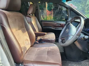 Toyota Esquire 2017 White