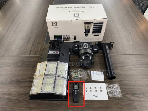 180 Watt's Triple Lens 4g Floodlight Solar PTZ Camera