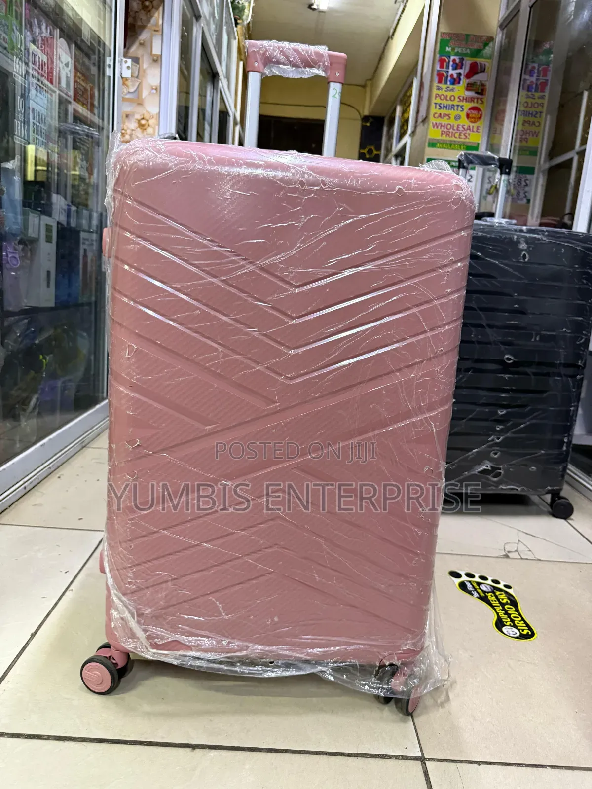 Largest Suitcase Height 72cm (25-27kgs)