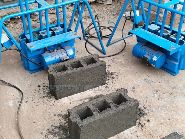 Electric Hallow Block Interlocking Bricks Machine - main view