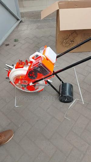 Seed Planter With Fertilizer Box - thumbnail 2