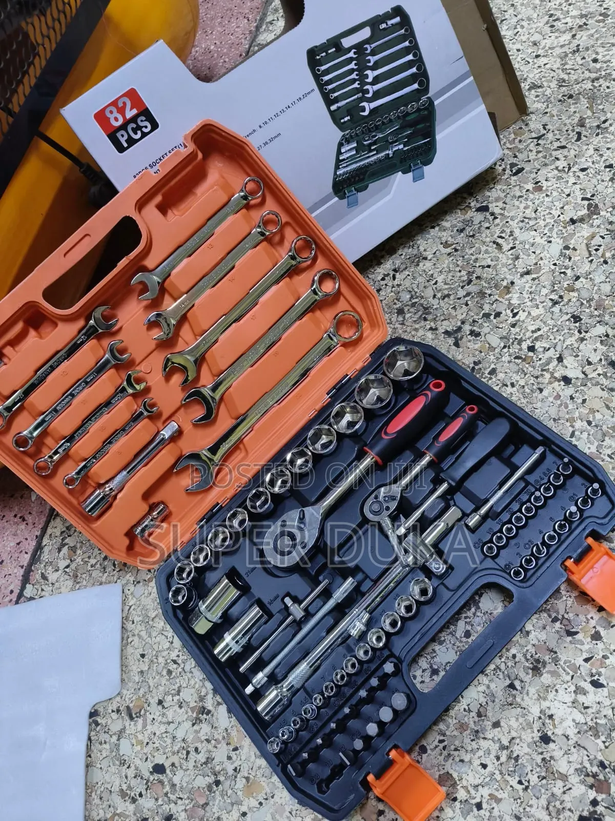 82-Piece Mechanic Socket Tool Kit Set.