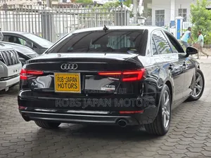 Audi A4 2.0T ultra Premium FWD 2018 Black