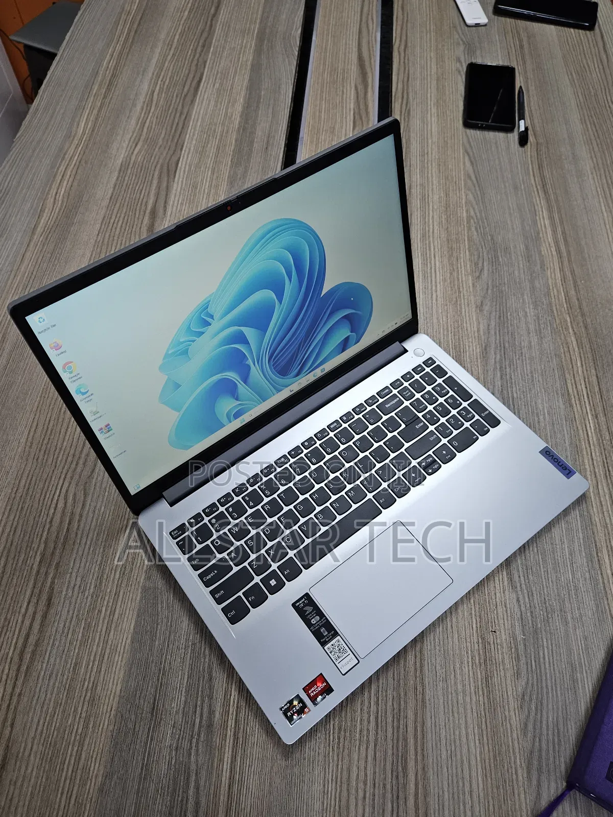 Laptop Lenovo IdeaPad 1 8GB AMD Ryzen 5 SSD 512GB
