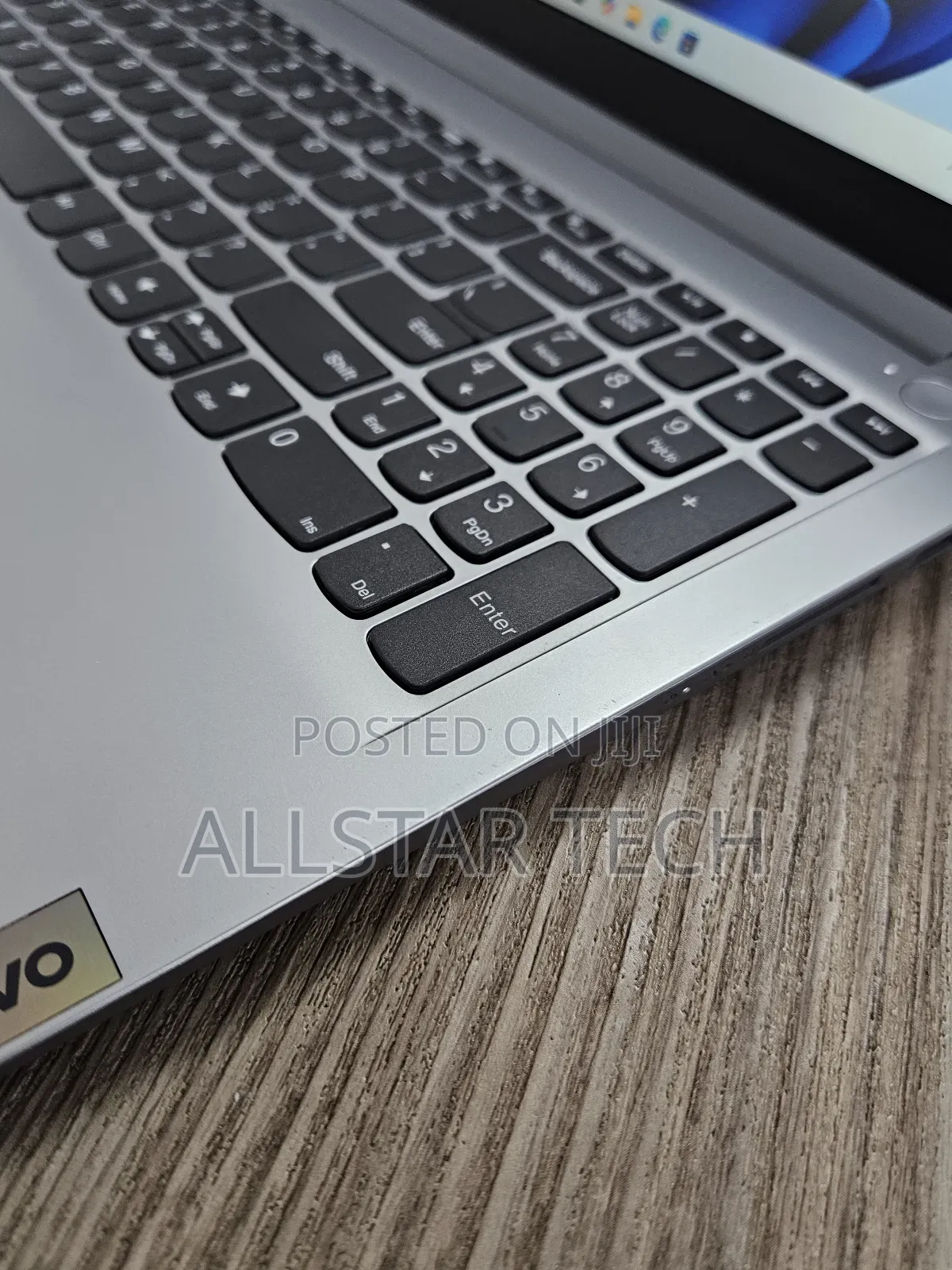 Laptop Lenovo IdeaPad 1 8GB AMD Ryzen 5 SSD 512GB
