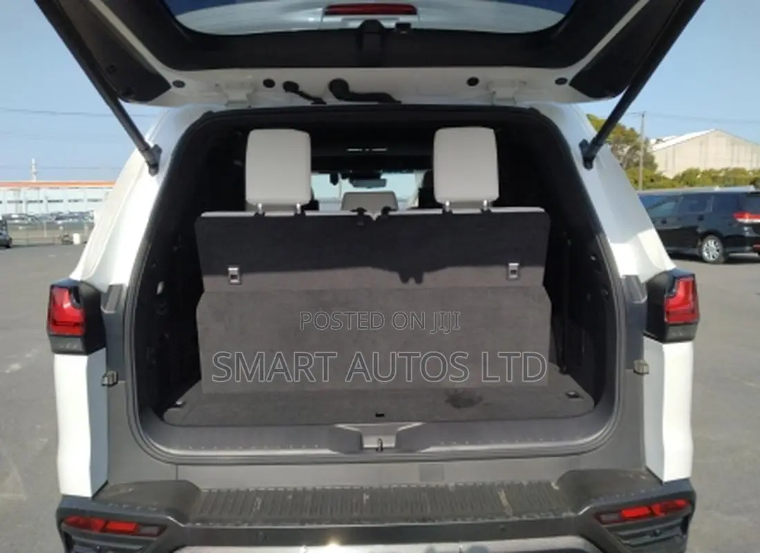 Lexus LX 2022 Pearl