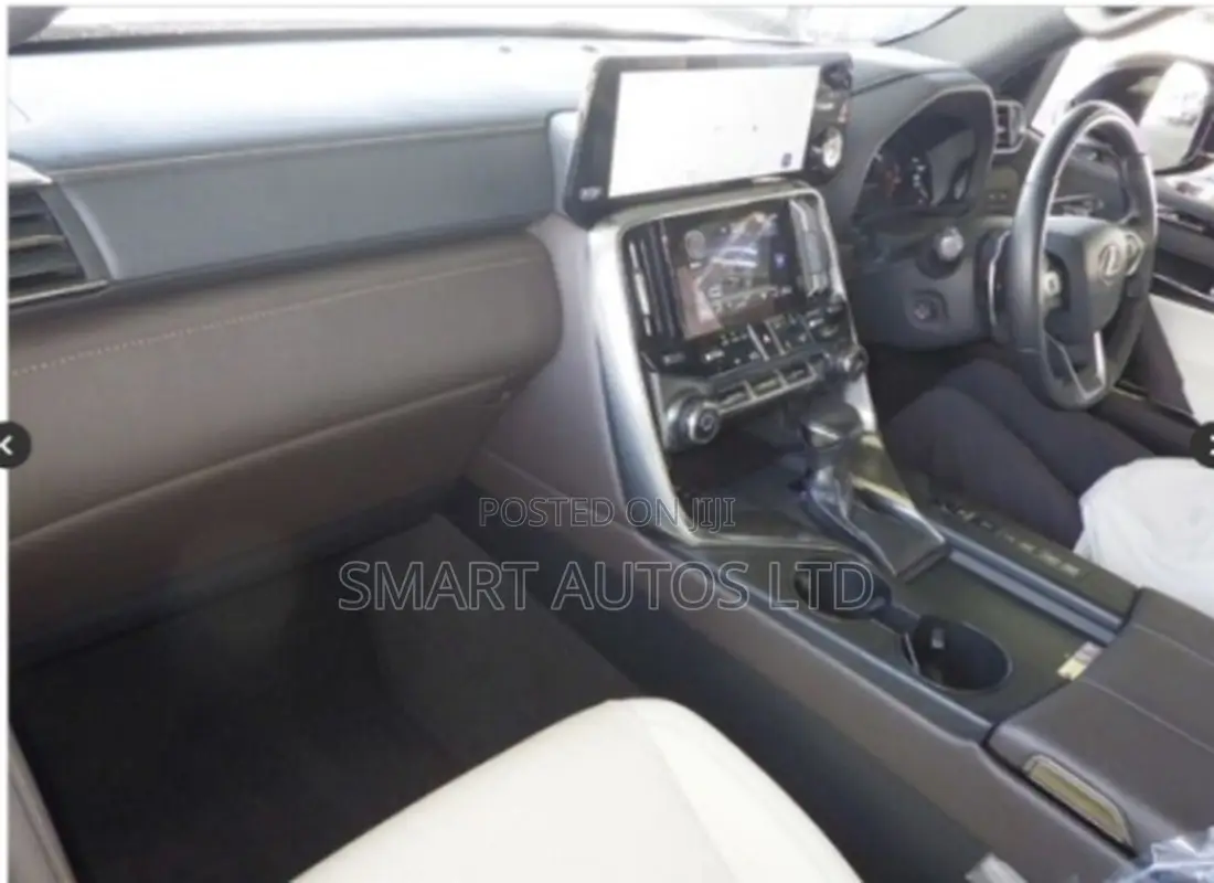 Lexus LX 2022 Pearl