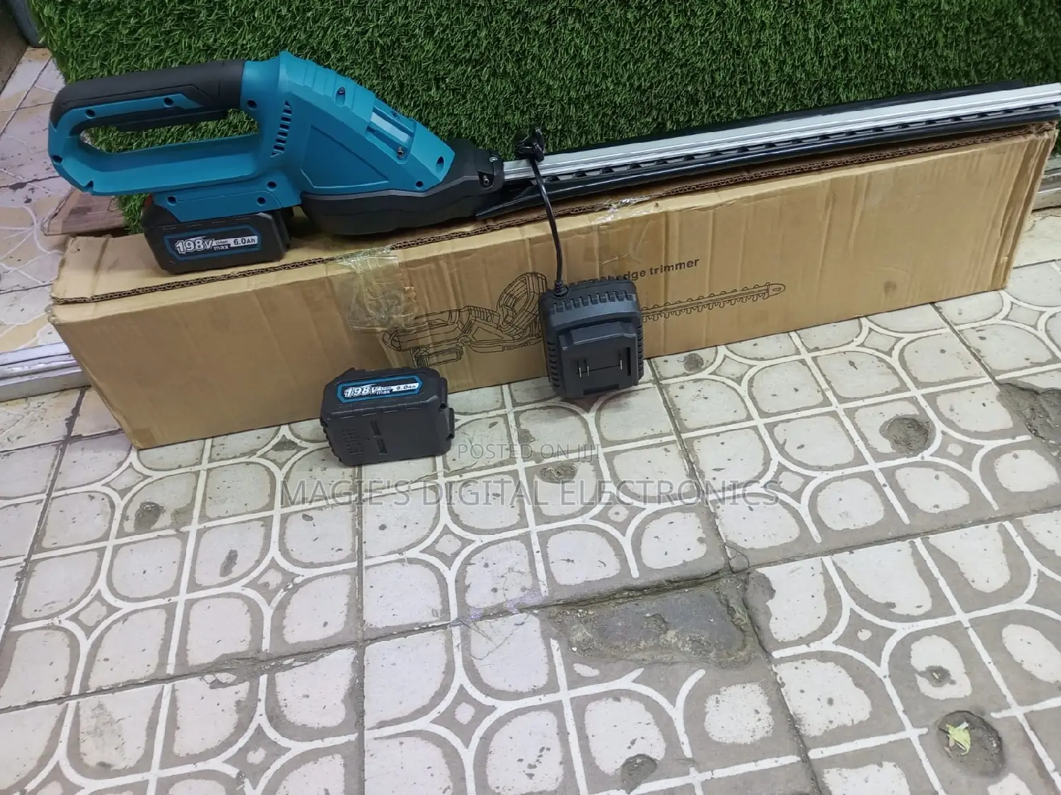 Highly Noted 198v Makita Cordless Hedge Trimmer