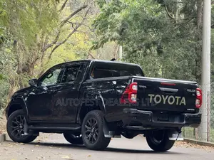 Toyota Hilux 2020 Black