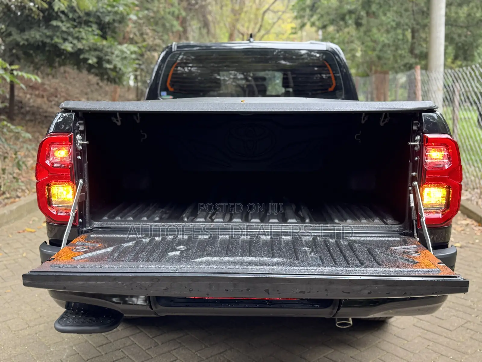 Toyota Hilux 2020 Black