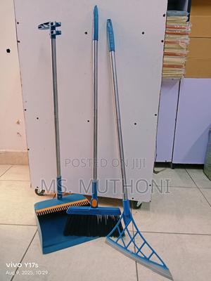 3 in 1 Rotating Long Broom Scoop Dustpan Set - thumbnail 2