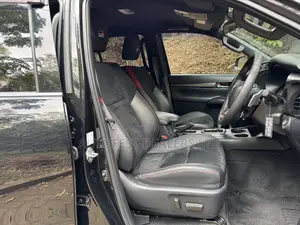 Toyota Hilux 2020 Black