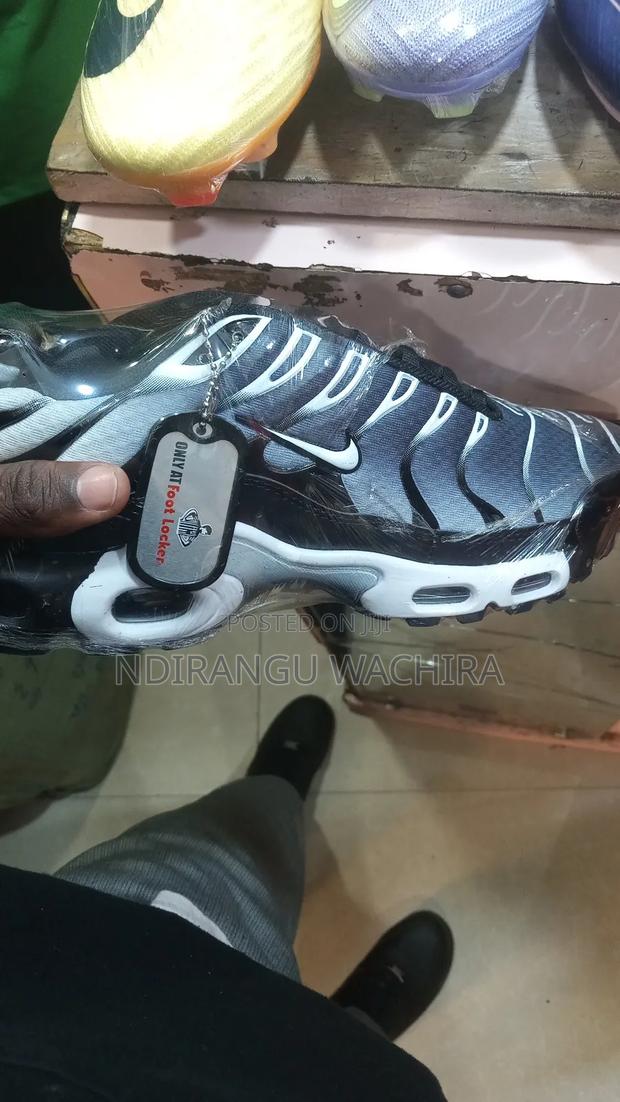 Nike Tn Sneaker Black and White - main view