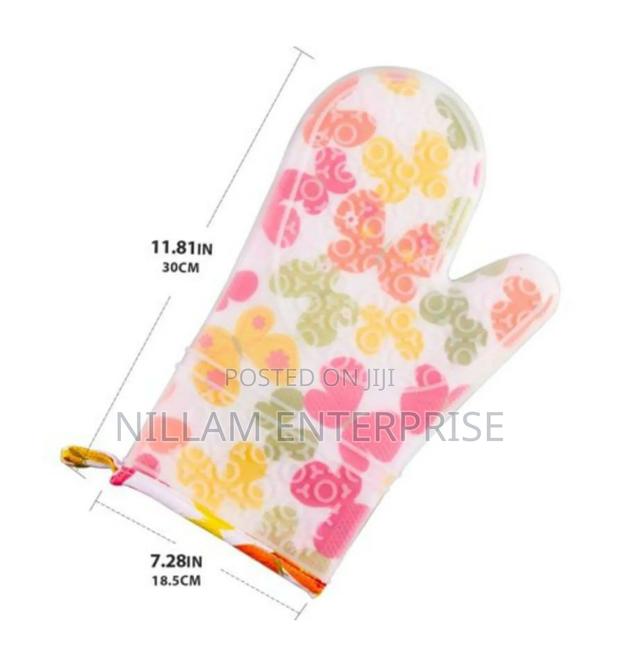 Silicone Insulated Oven Gloves - thumbnail 3