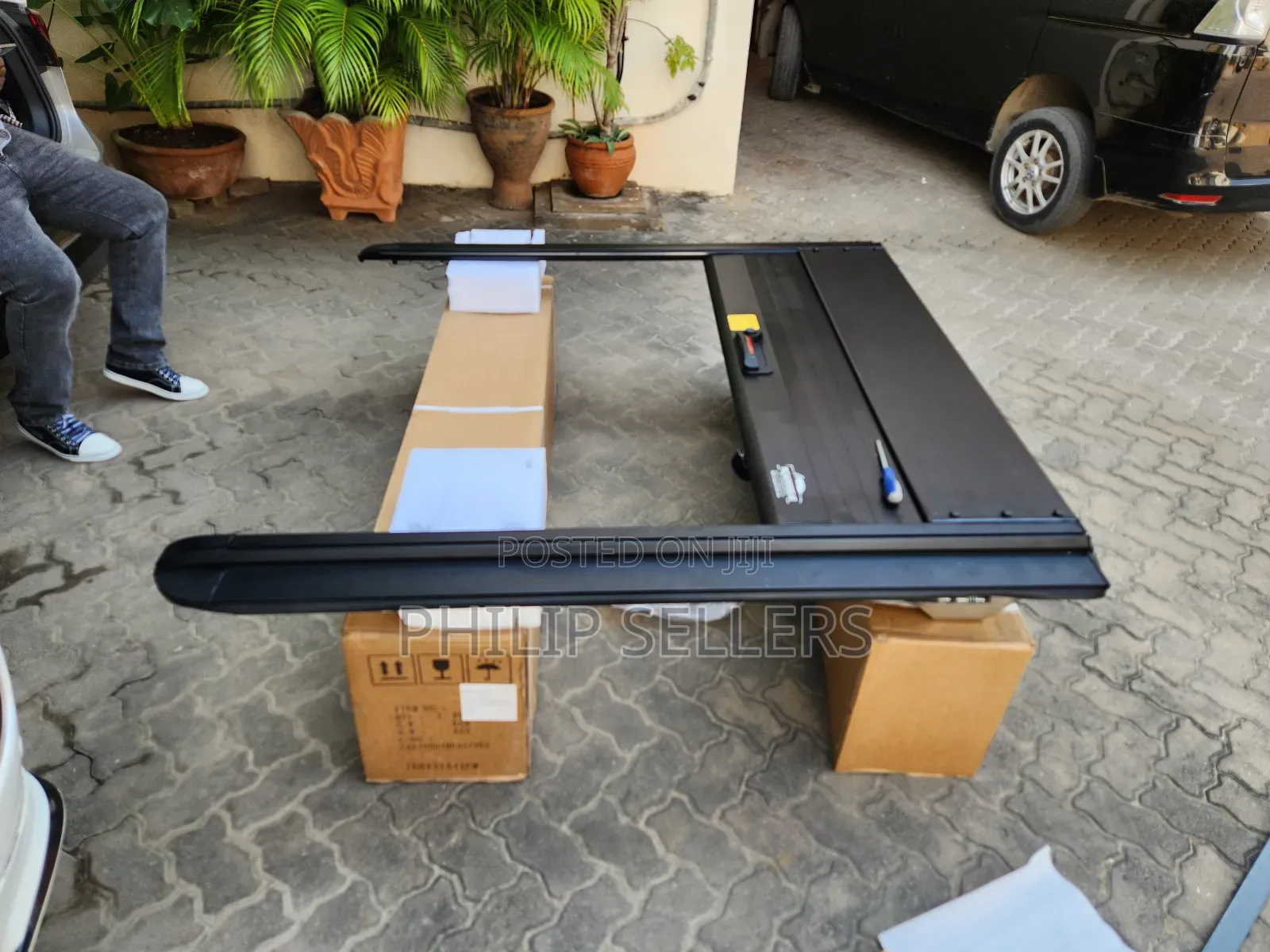 Roller Lid Chinese for Toyota Hilux Black Carton 1 Set Hard Type