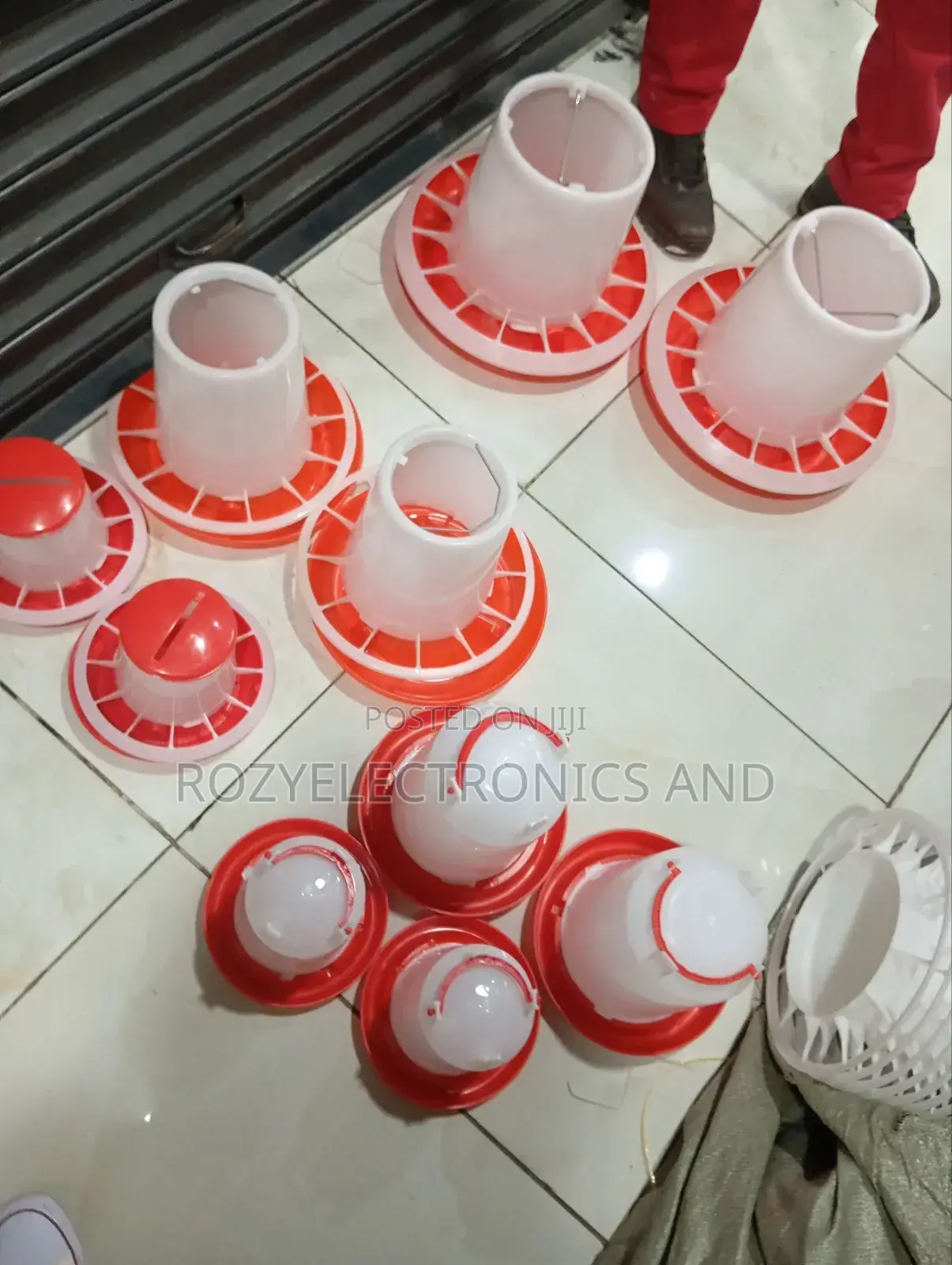 Chicken Feeder/Feeder