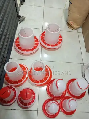 Chicken Feeder/Feeder