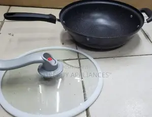 Non-Stick Wok Deep Frying Pan With Glass Lid Cover.