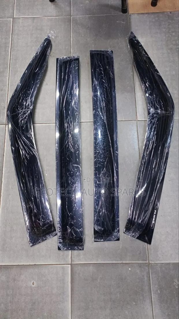 Mitsubishi Pajero Windbreakers Available - main view