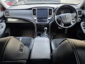Toyota Crown 2018 Black