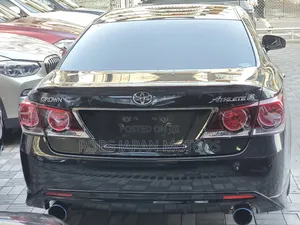 Toyota Crown 2018 Black