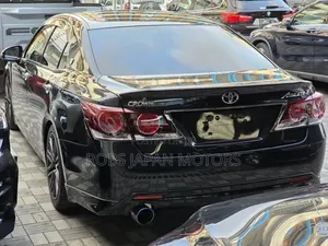 Toyota Crown 2018 Black