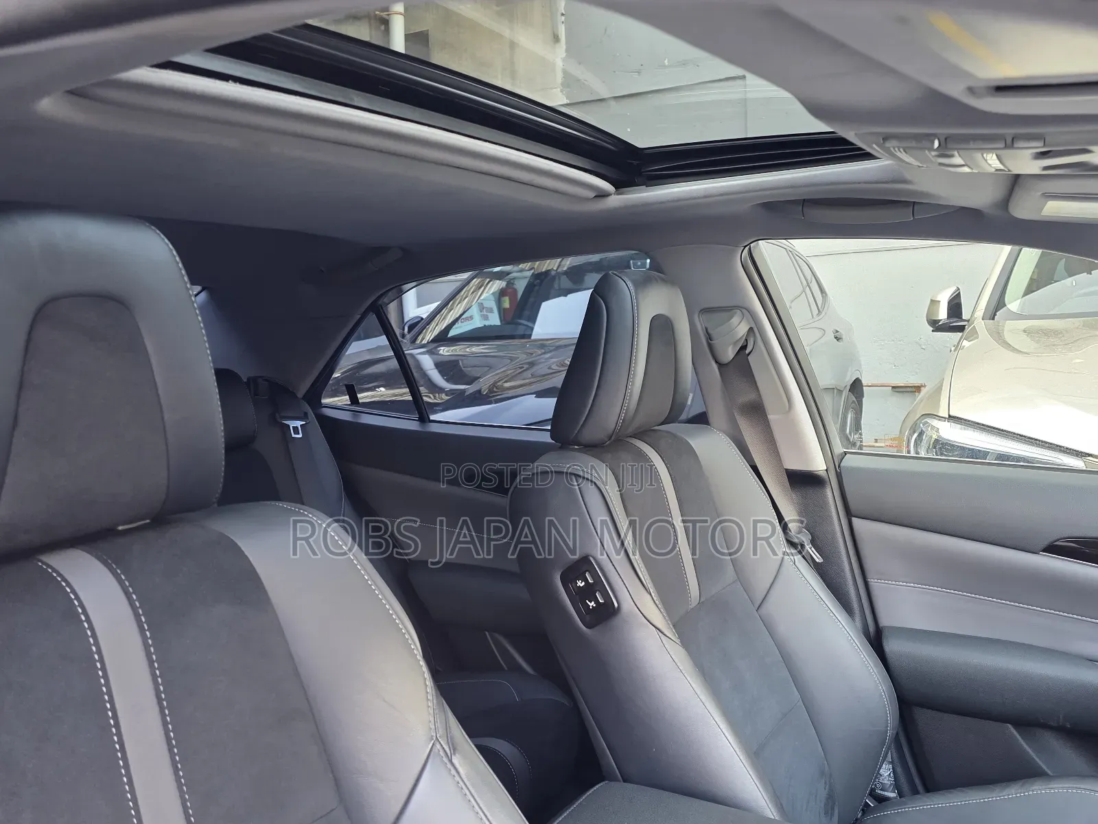Toyota Crown 2018 Black