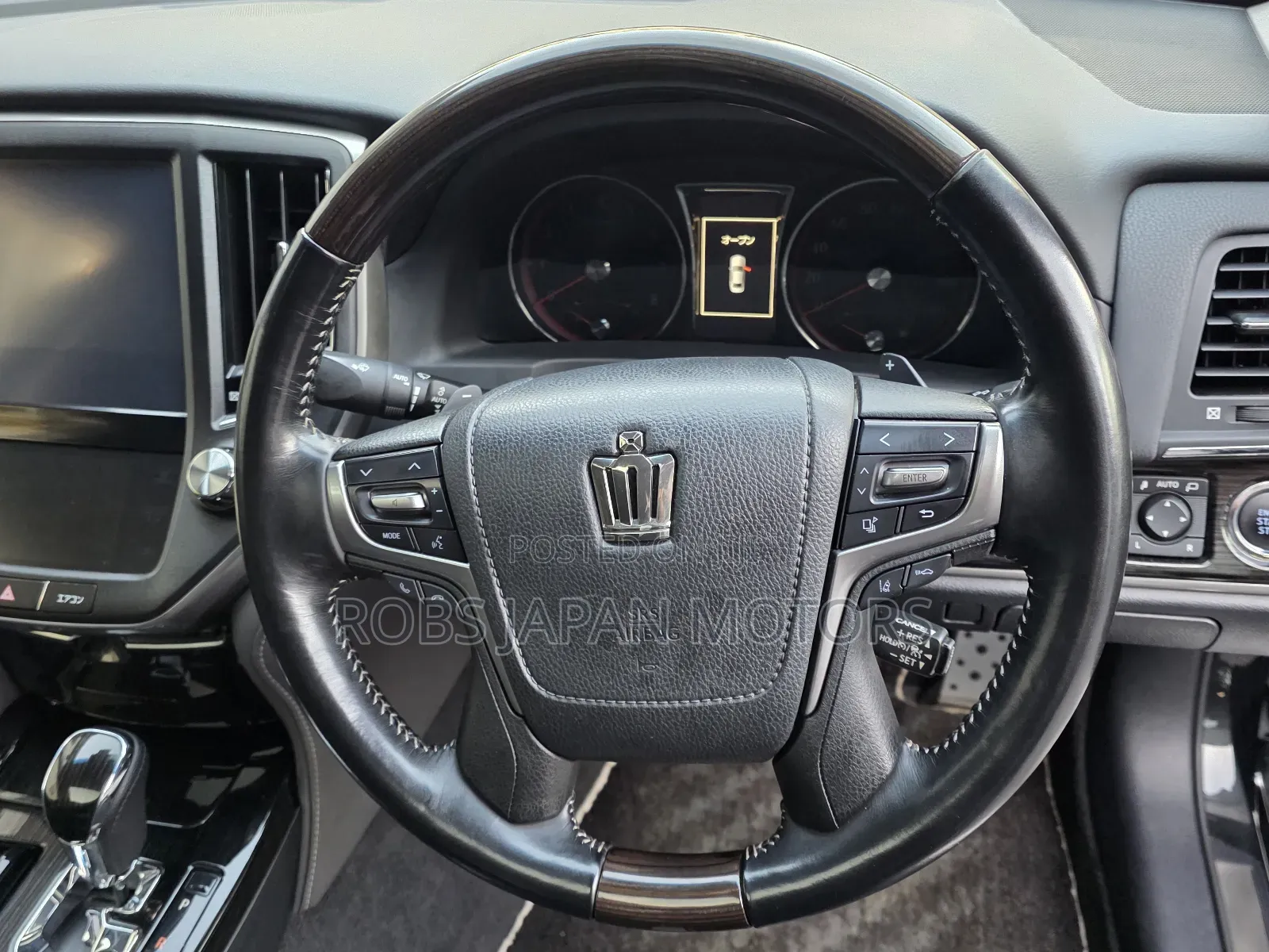 Toyota Crown 2018 Black