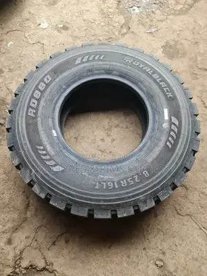 825 R16 Royalblack Tyres (Diff)