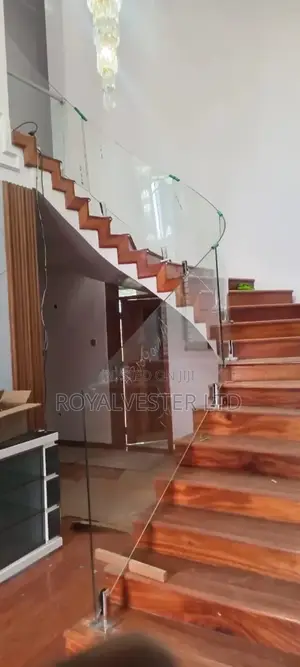 Glass and Stainless Staircase Rail