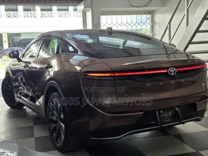 Toyota Crown Platinum 2023 Brown