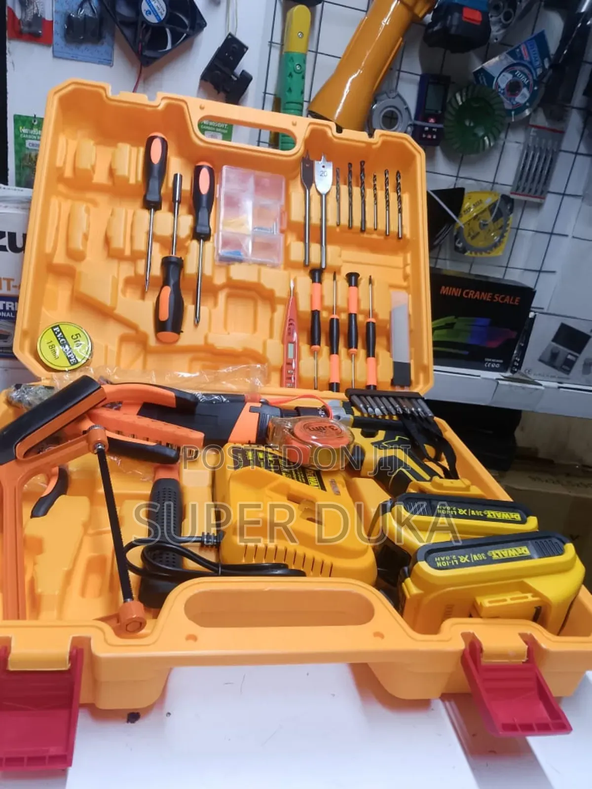 Dewalt Cordless Drill 
48v
Metallic Chuck.