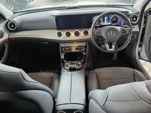 Mercedes-Benz E200 2018 Ivory