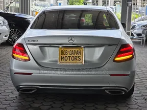 Mercedes-Benz E200 2018 Ivory