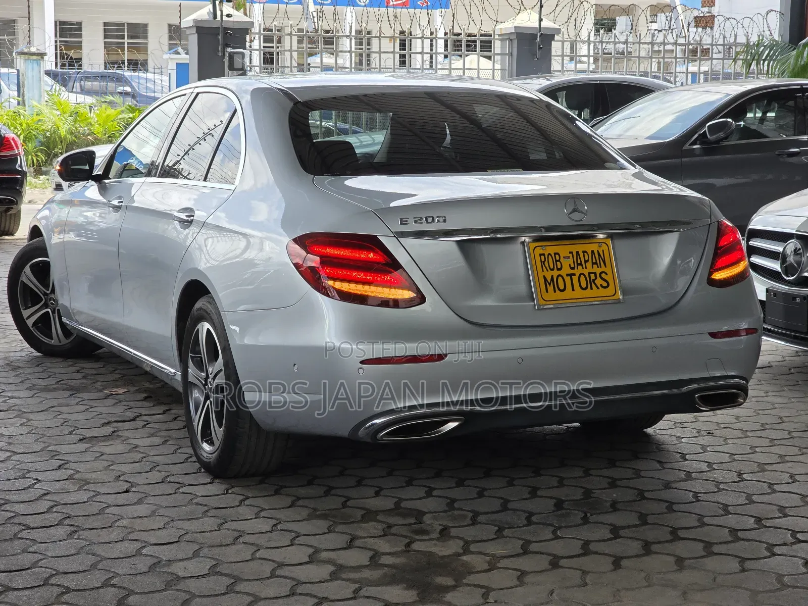 Mercedes-Benz E200 2018 Ivory