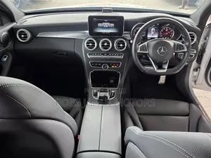 Mercedes-Benz C200 2018 Ivory