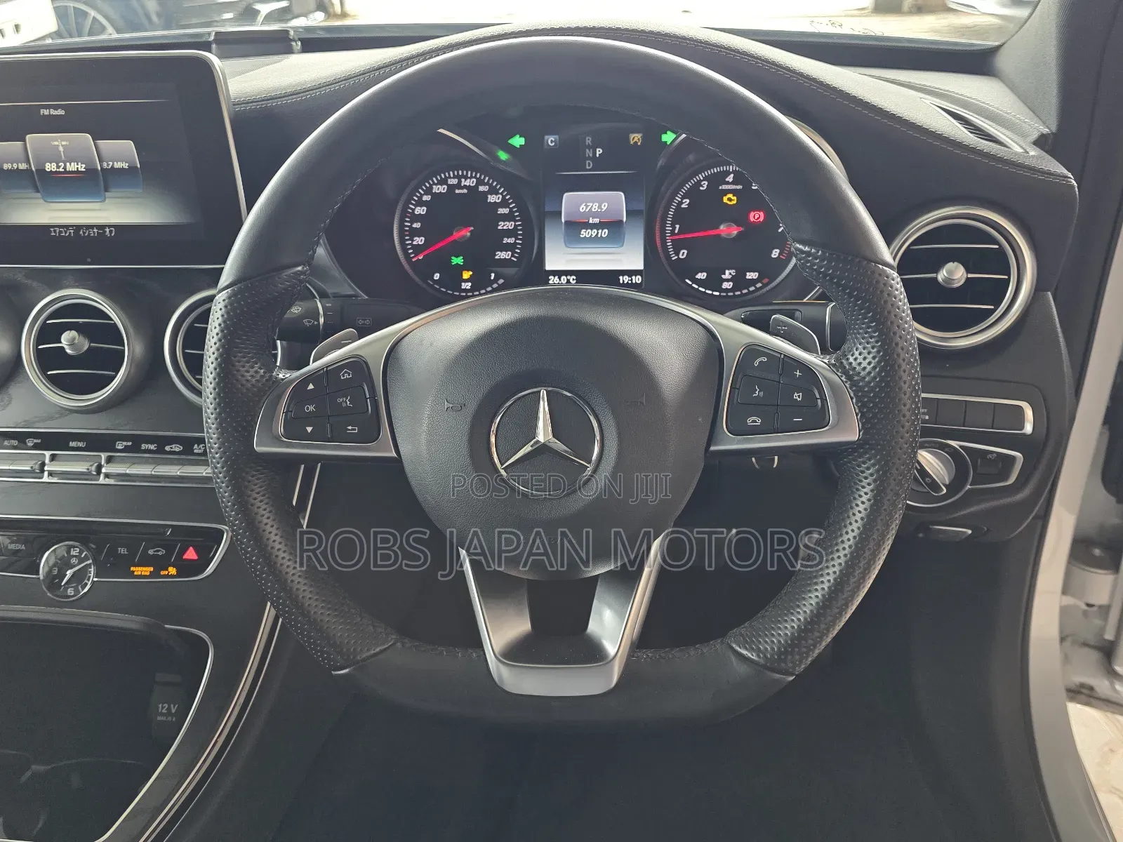 Mercedes-Benz C200 2018 Ivory