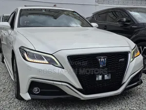 Toyota Crown 2019 Pearl