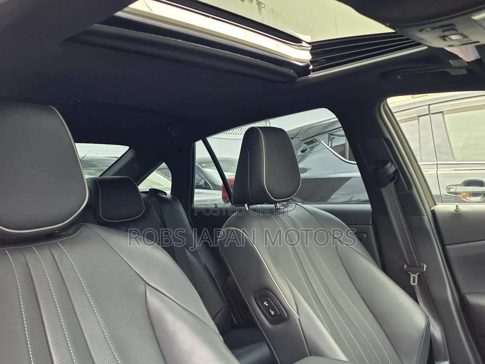 Toyota Crown 2019 Pearl