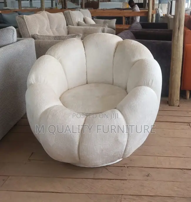 Round Comfy White Queen Chair Sofa